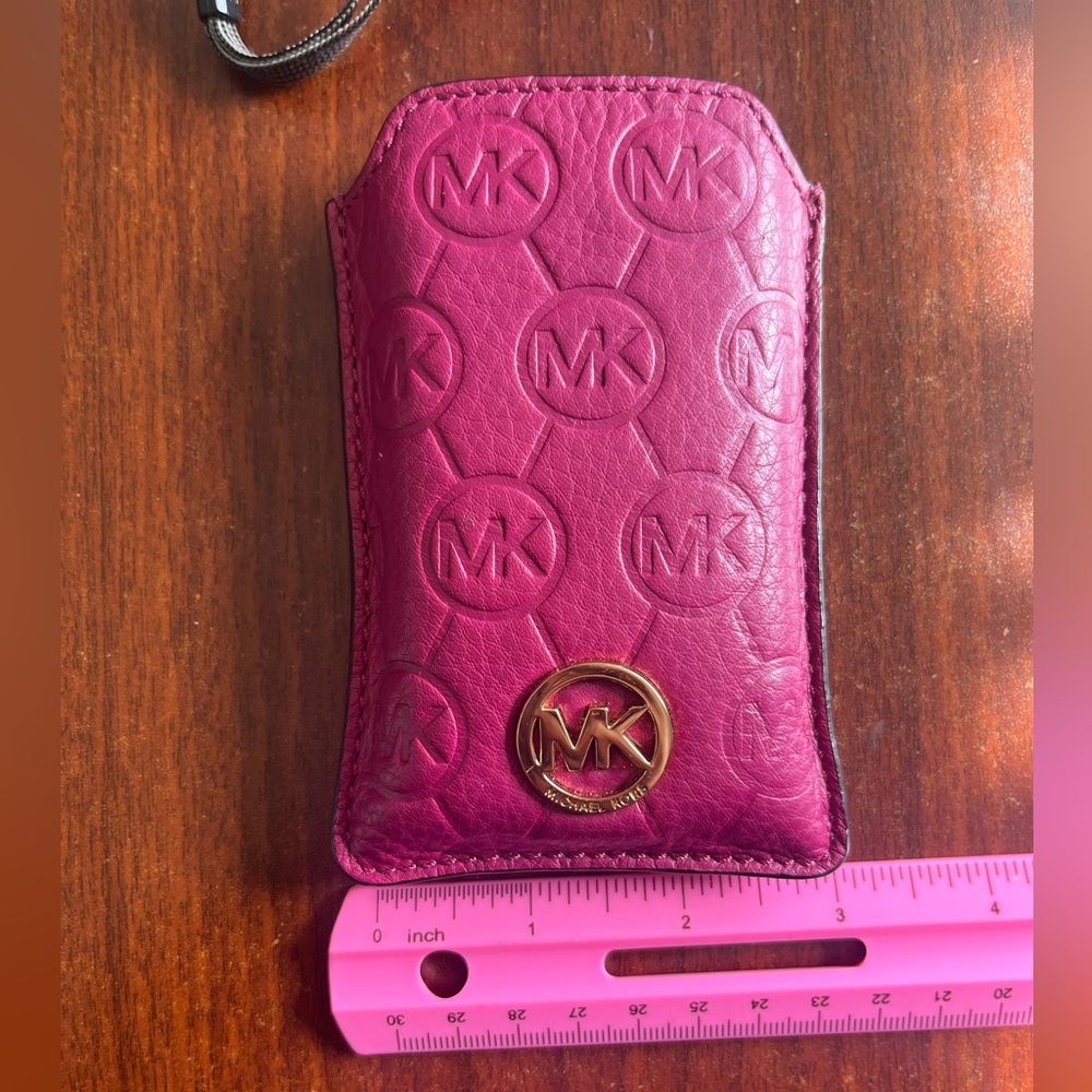 Authentic MK Small Pouch - Picture 8 of 8